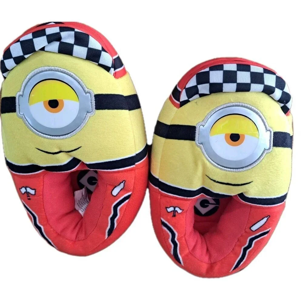Universal Studios Dispicable Me 4 Children's Slippers Size 8-10